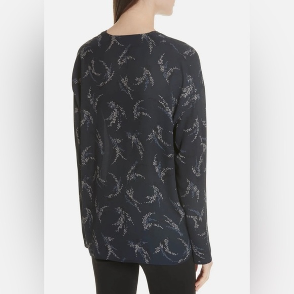 Vince Sprig Floral Print V-Neck Blouse Navy S - Picture 3 of 9